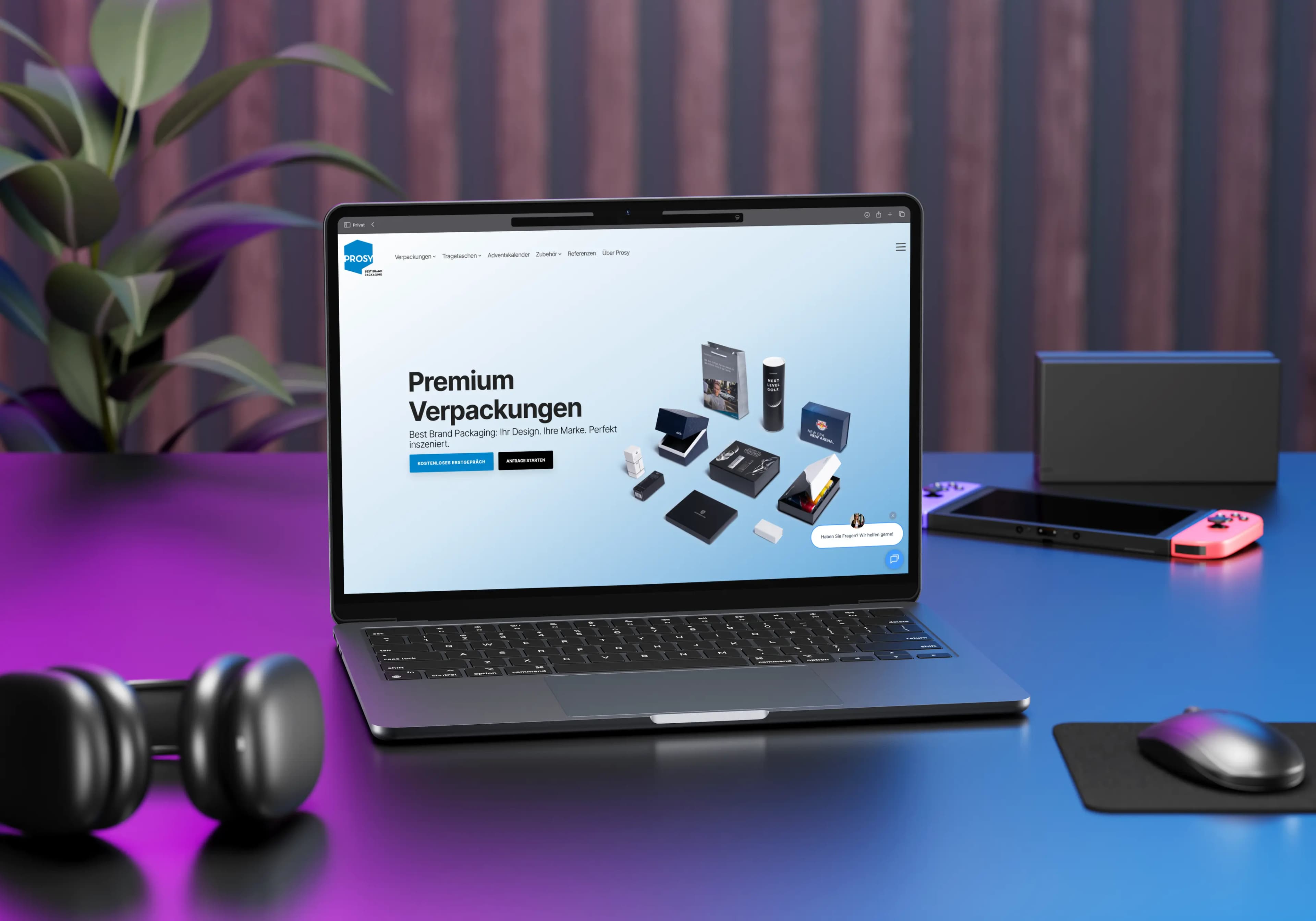 Ein Laptop zeigt die professionelle Website eines Tiroler Unternehmens